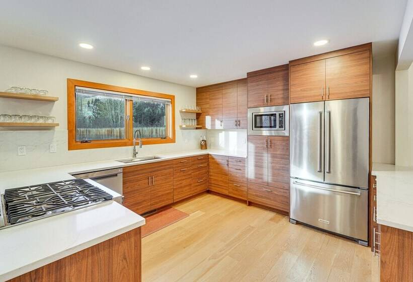 Bright Ketchum Retreat W/ Views & Private Hot Tub!