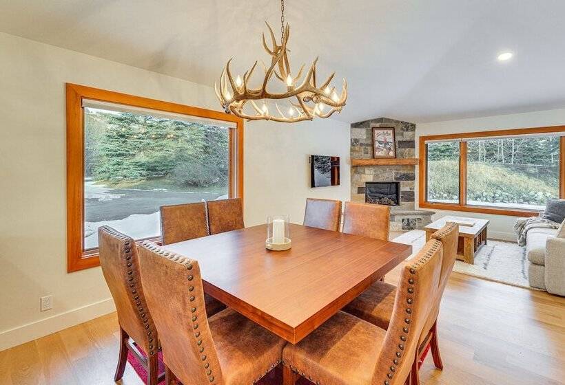 Bright Ketchum Retreat W/ Views & Private Hot Tub!