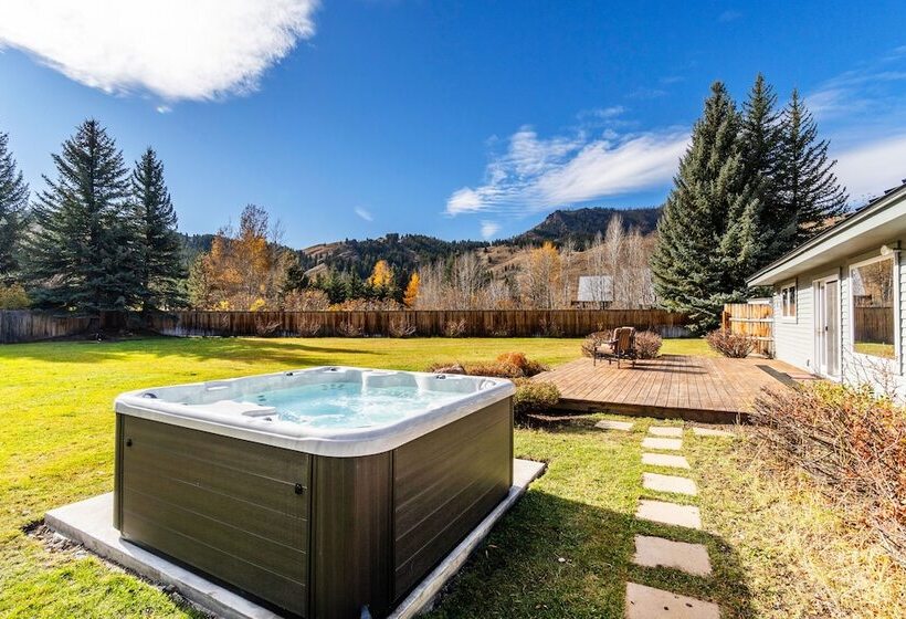 Bright Ketchum Retreat W/ Views & Private Hot Tub!