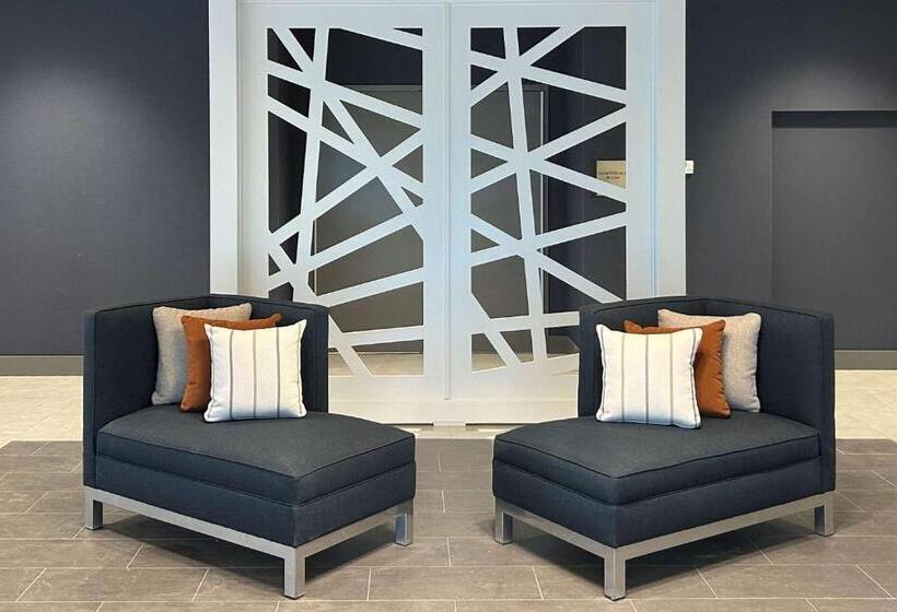 Cambria Hotel Niagara Falls