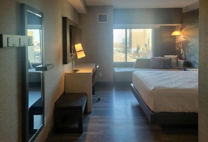 Cambria Hotel Niagara Falls