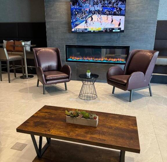 Cambria Hotel Niagara Falls