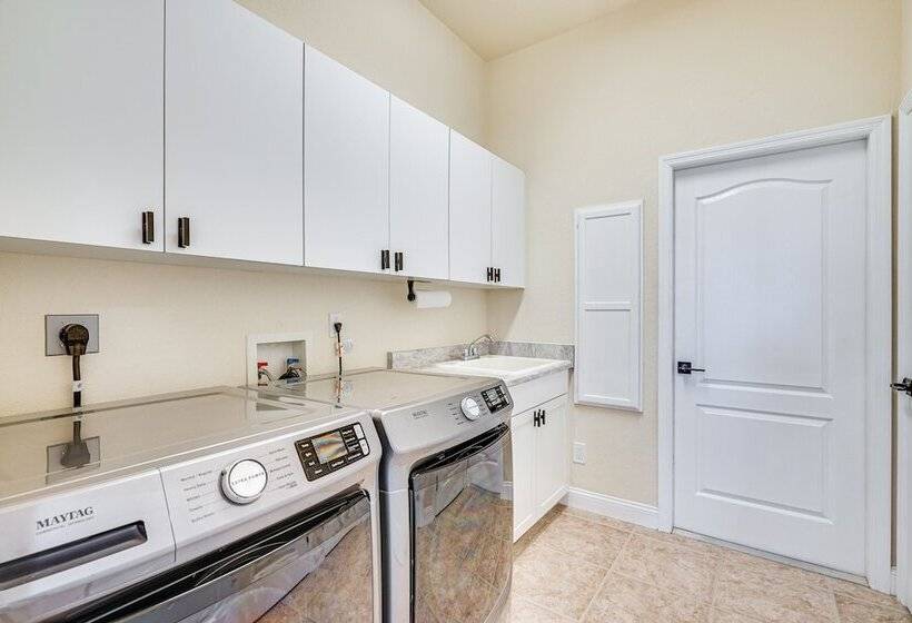 Canal Front Home In Sw Cape Coral W/ Private Pool