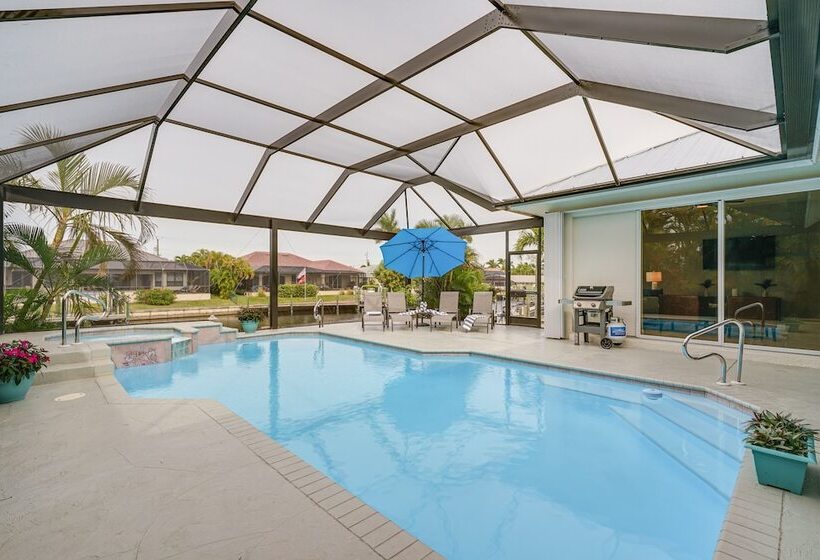 Canal Front Home In Sw Cape Coral W/ Private Pool