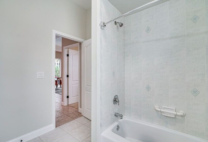 Canal Front Home In Sw Cape Coral W/ Private Pool