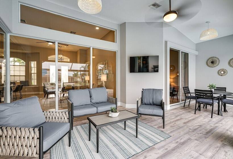 Canal Front Home In Sw Cape Coral W/ Private Pool