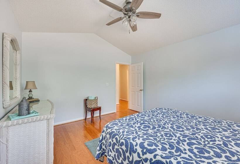 Cape Carteret Home ~ 3 Mi To Crystal Coast Beaches