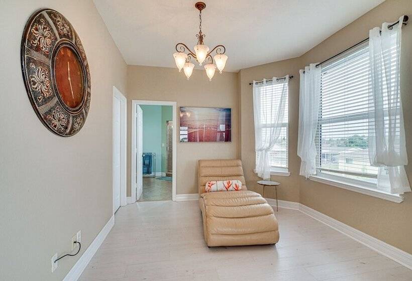 Hot Tub + Fire Pit: Spacious Cape Coral Oasis!