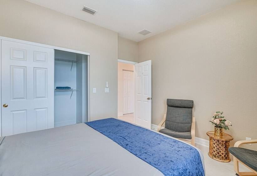 Hot Tub + Fire Pit: Spacious Cape Coral Oasis!