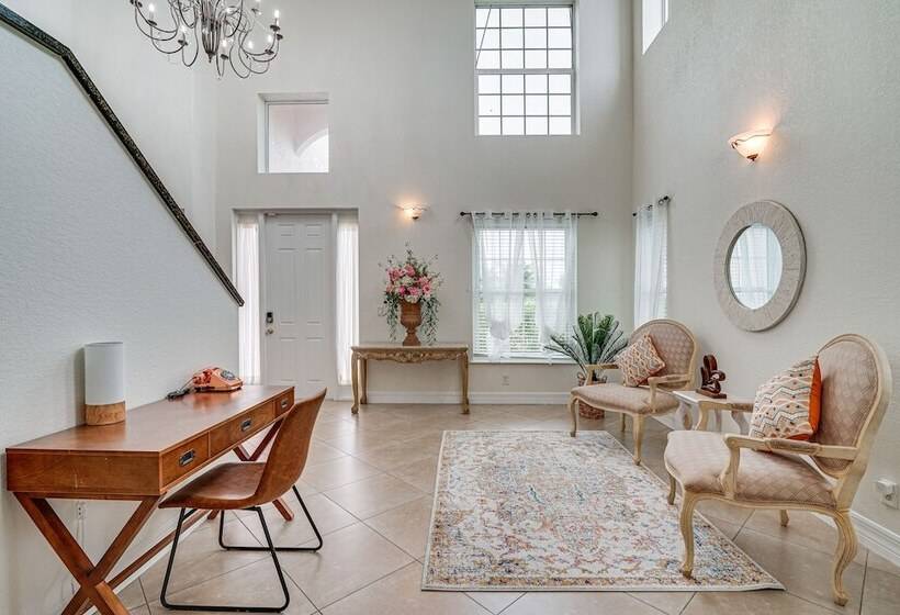 Hot Tub + Fire Pit: Spacious Cape Coral Oasis!