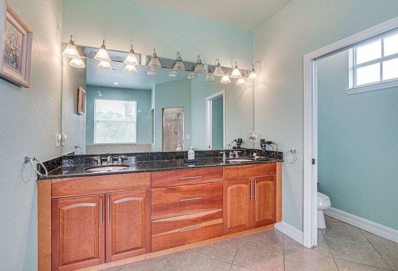 Hot Tub + Fire Pit: Spacious Cape Coral Oasis!