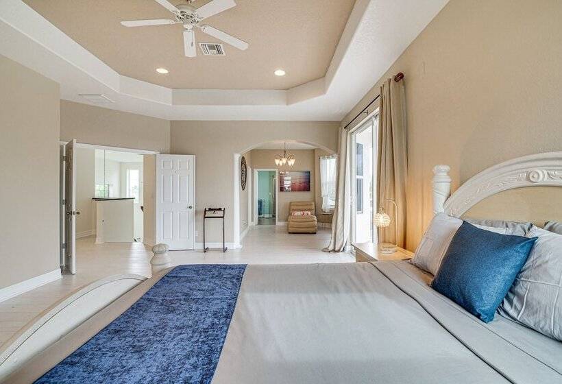 Hot Tub + Fire Pit: Spacious Cape Coral Oasis!