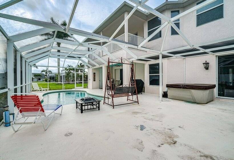 Hot Tub + Fire Pit: Spacious Cape Coral Oasis!