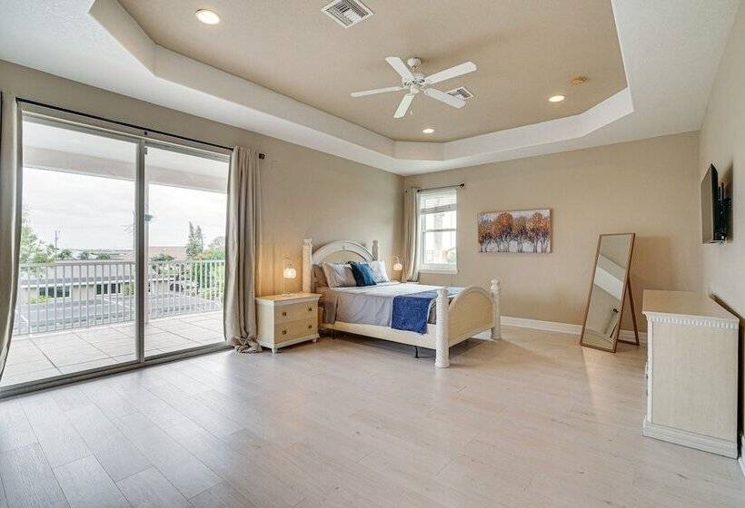 Hot Tub + Fire Pit: Spacious Cape Coral Oasis!