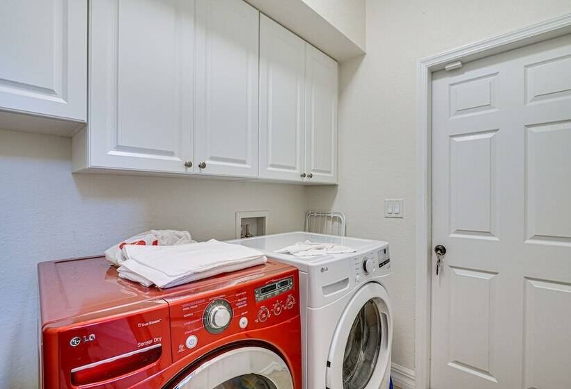 Hot Tub + Fire Pit: Spacious Cape Coral Oasis!