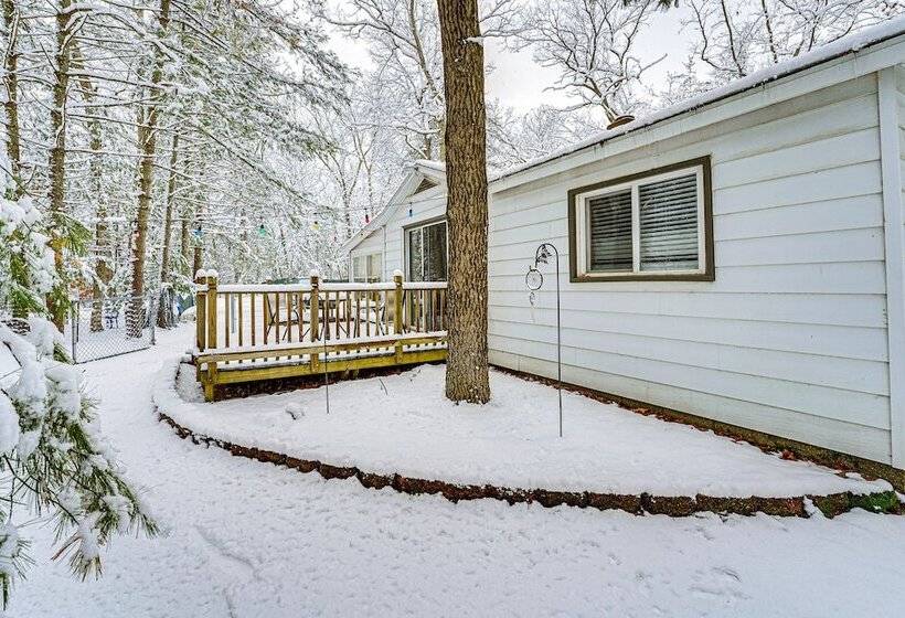 Baldwin Cabin W/ Fire Pit ~ 4 Mi To Big Star Lake!