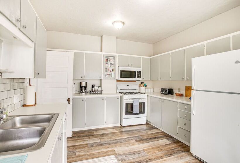 Charming Coeur D Alene Home, Walk To Downtown!