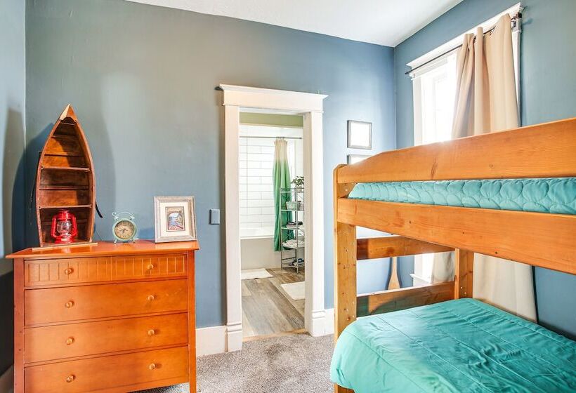 Charming Coeur D Alene Home, Walk To Downtown!