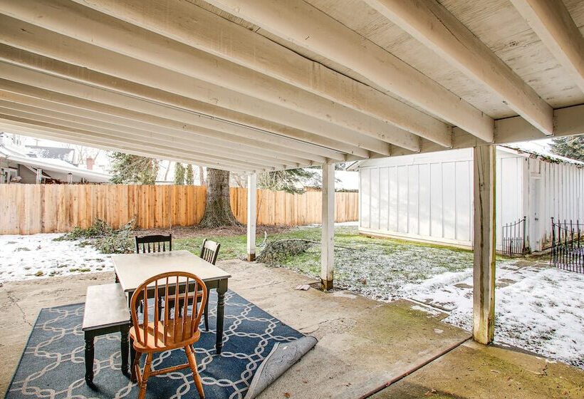 Charming Coeur D Alene Home, Walk To Downtown!