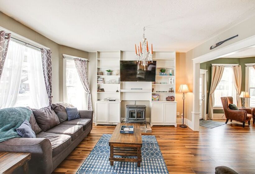 Charming Coeur D Alene Home, Walk To Downtown!