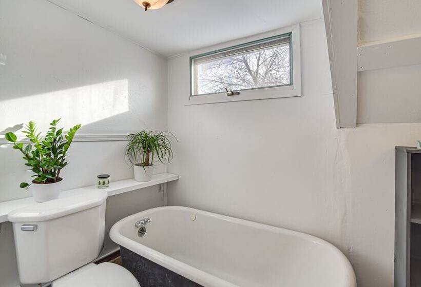 Charming Crookston Home: Walk To Downtown!