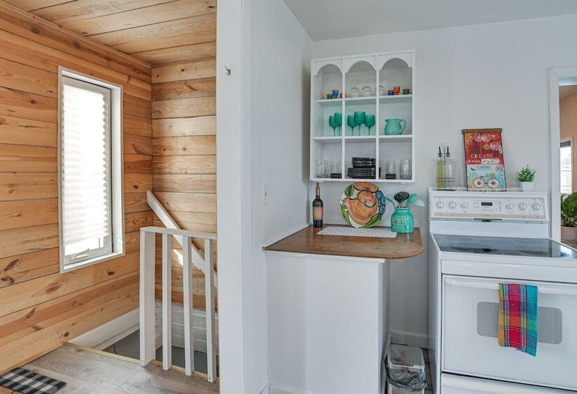 Charming Crookston Home: Walk To Downtown!