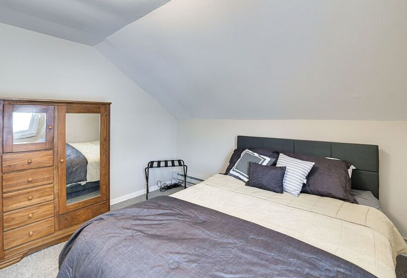 Charming Crookston Home: Walk To Downtown!