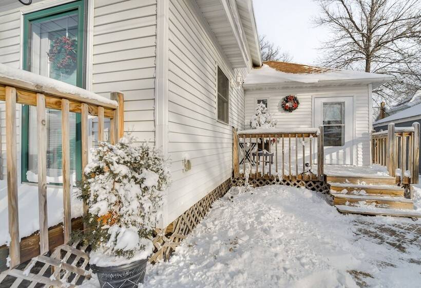 Charming Crookston Home: Walk To Downtown!