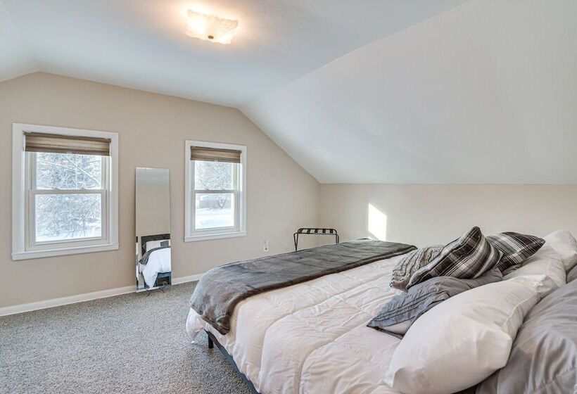 Charming Crookston Home: Walk To Downtown!