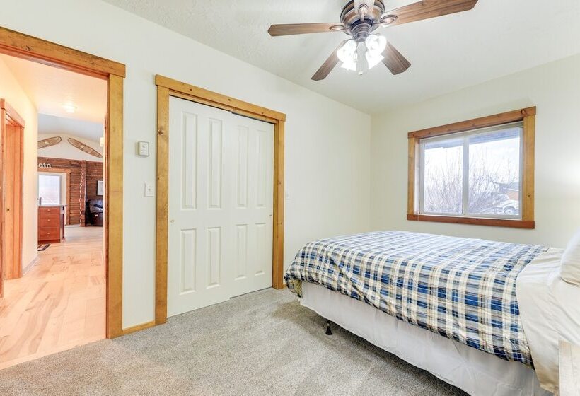 Charming Duplex W/ Patio: 12 Mi To Grand Targhee!