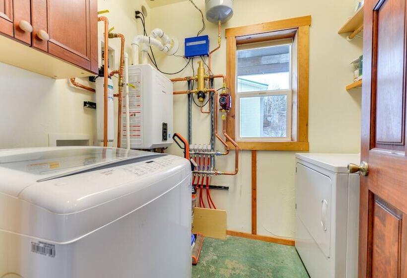 Charming Duplex W/ Patio: 12 Mi To Grand Targhee!