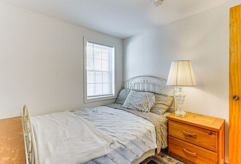 Charming Old Lyme Cottage, Steps To Private Beach!