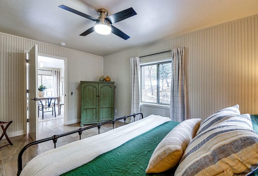 Charming Prescott Cabin: 6 Mi To Downtown!