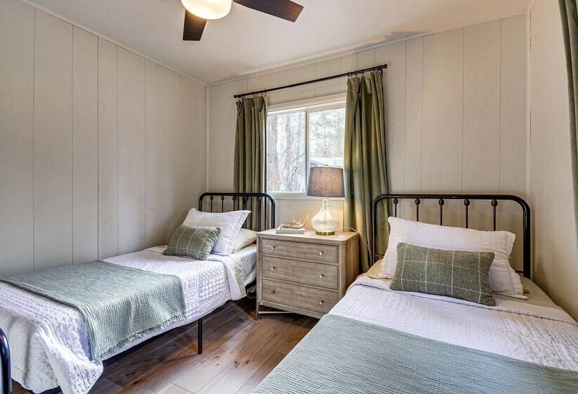 Charming Prescott Cabin: 6 Mi To Downtown!