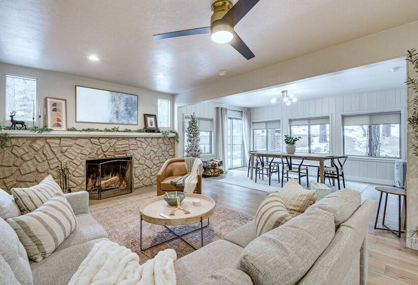 Charming Prescott Cabin: 6 Mi To Downtown!