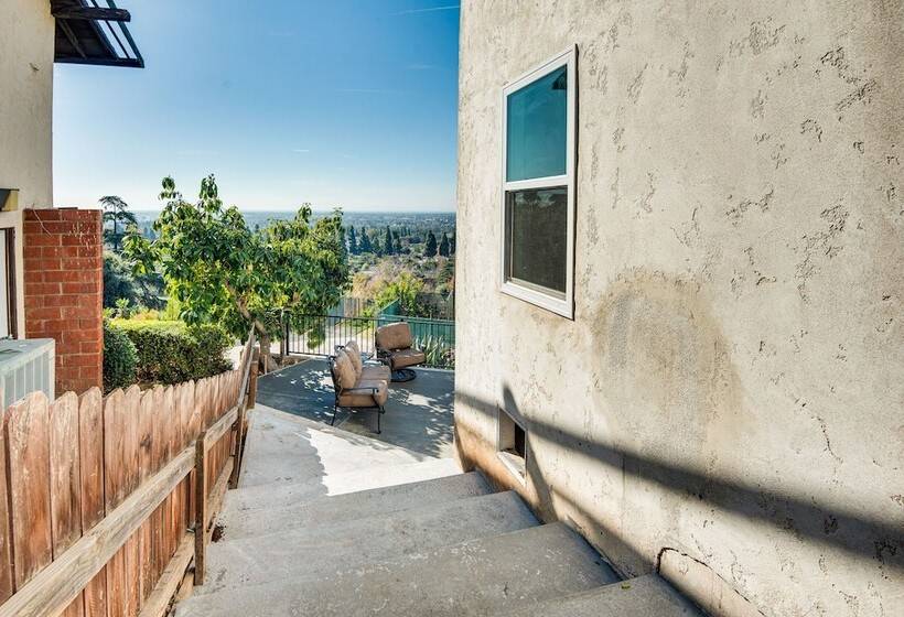 Charming Whittier Home W/ Views: 17 Mi To La