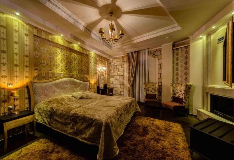 Chateau Rond Boutique Hotel & Spa