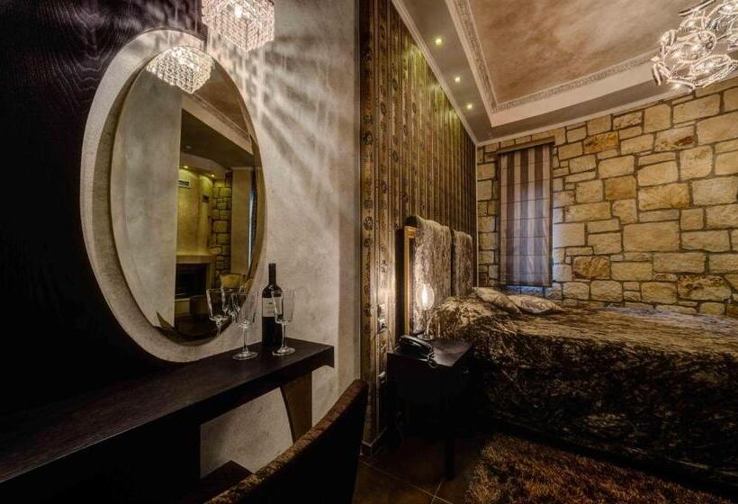 Chateau Rond Boutique Hotel & Spa