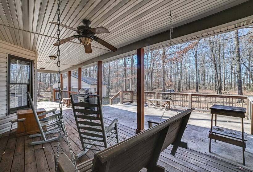 Clarksville Home W/ Porch & Fishing Pond Access!