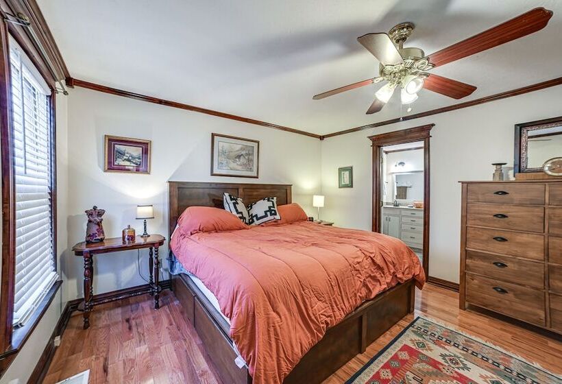 Clarksville Home W/ Porch & Fishing Pond Access!