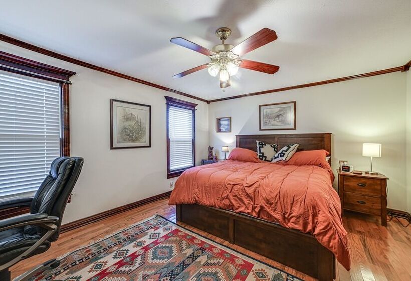 Clarksville Home W/ Porch & Fishing Pond Access!