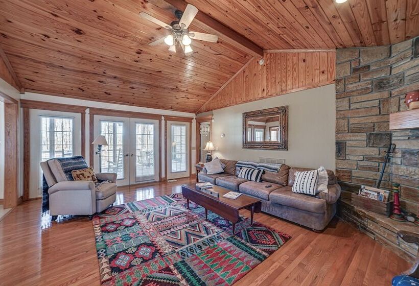 Clarksville Home W/ Porch & Fishing Pond Access!