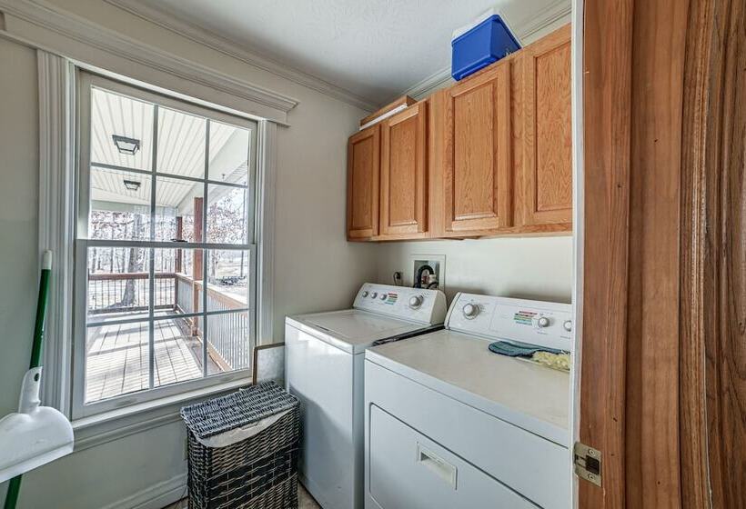 Clarksville Home W/ Porch & Fishing Pond Access!