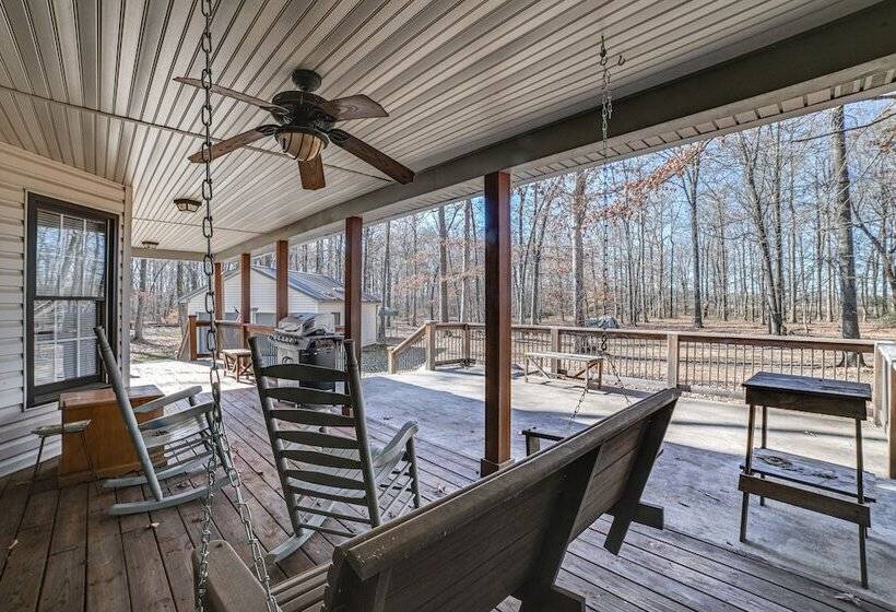 Clarksville Home W/ Porch & Fishing Pond Access!
