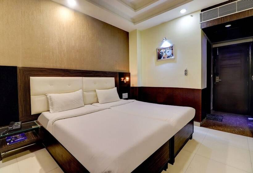 Fabhotel Club Junction