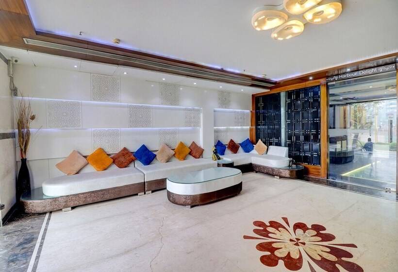 Fabhotel Club Junction