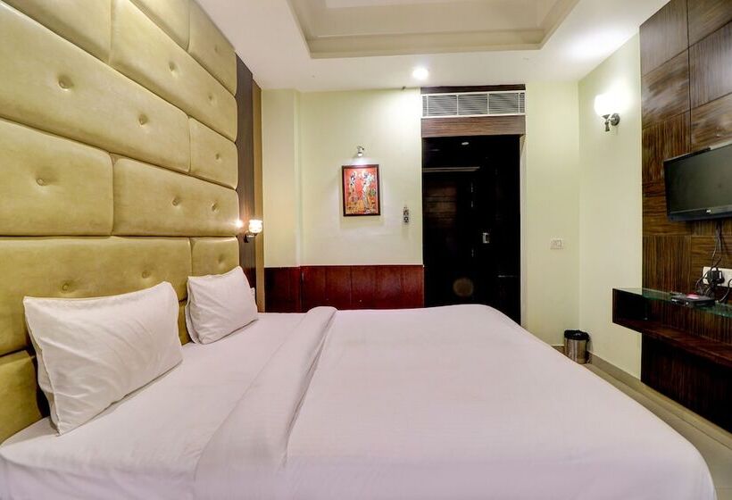 Fabhotel Club Junction