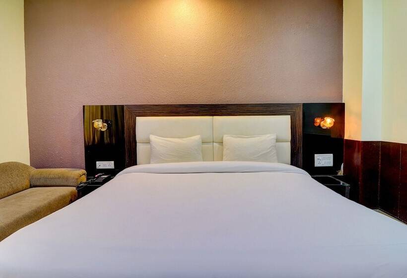 Fabhotel Club Junction