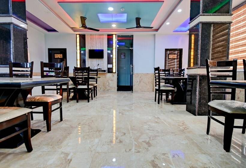 Fabhotel Club Junction