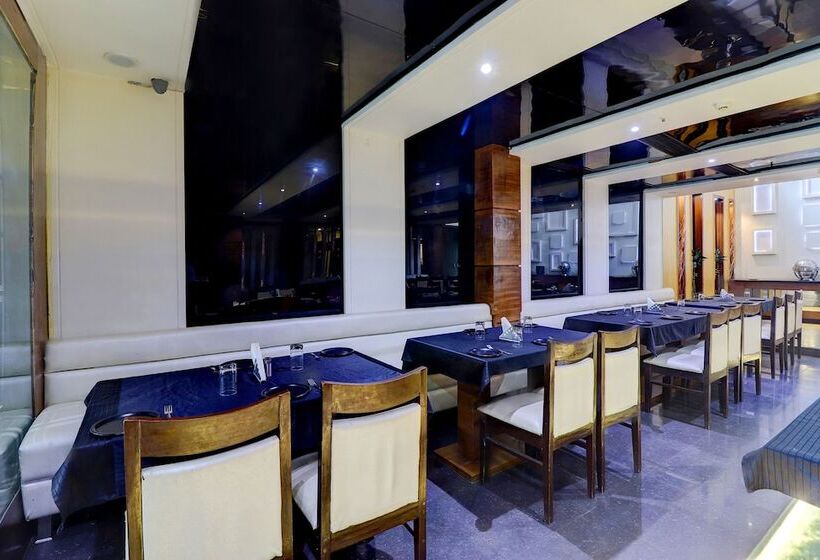 Fabhotel Club Junction